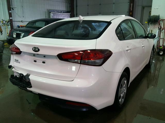 3KPFL4A77HE046321 - 2017 KIA FORTE LX WHITE photo 4