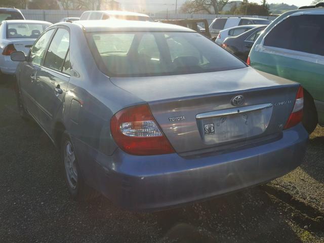 4T1BF30K63U543663 - 2003 TOYOTA CAMRY LE BLUE photo 3