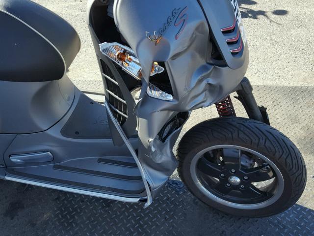 ZAPM459L7G5100897 - 2016 VESPA GTS 300 SU GRAY photo 9