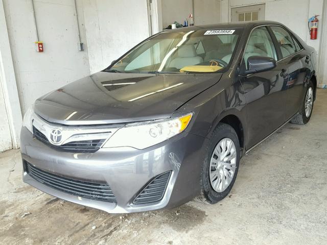 4T1BF1FK7DU643297 - 2013 TOYOTA CAMRY L GRAY photo 2