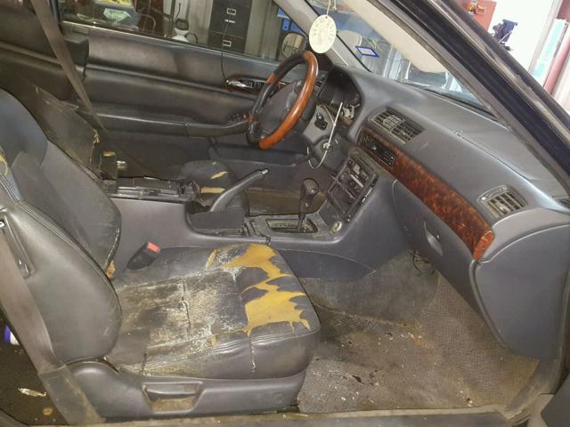 19UYA1252VL011846 - 1997 ACURA 2.2CL შავი ფოტო 5