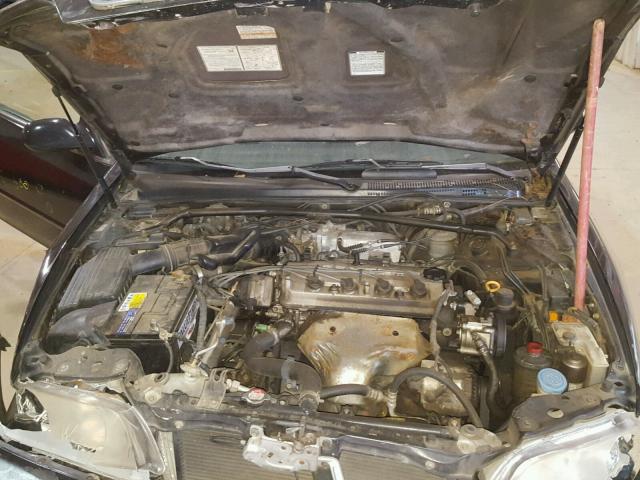 19UYA1252VL011846 - 1997 ACURA 2.2CL შავი ფოტო 7