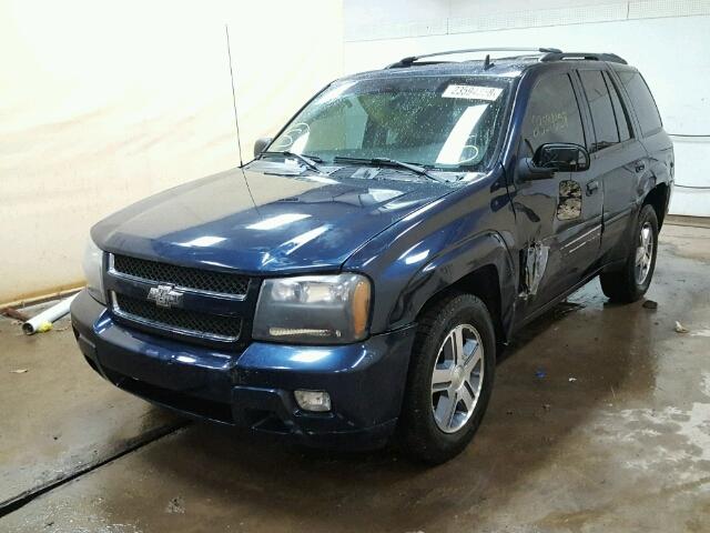 1GNDT13S782196053 - 2008 CHEVROLET TRAILBLAZE BLUE photo 2