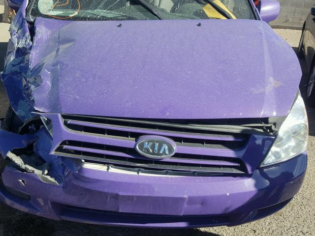 KNDMB233166039599 - 2006 KIA SEDONA EX PURPLE photo 7