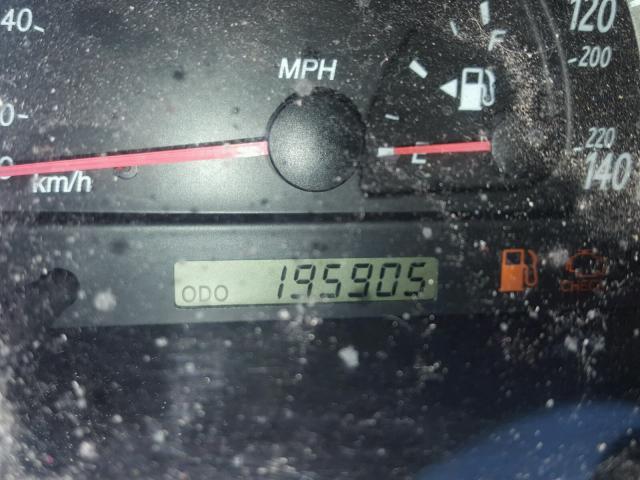 JTDBE32KX20107487 - 2002 TOYOTA CAMRY LE WHITE photo 8