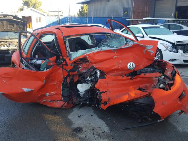 3VWCD21C82M447274 - 2002 VOLKSWAGEN NEW BEETLE 橙色 照片 1