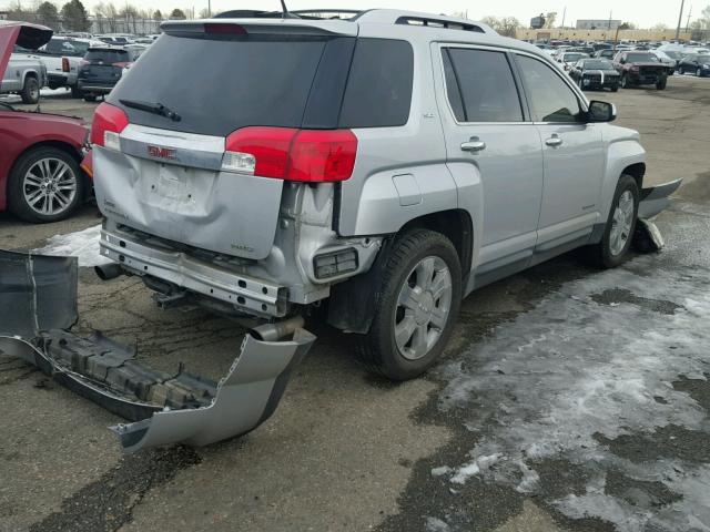 2CTFLJEY0A6288573 - 2010 GMC TERRAIN SL SILVER photo 4