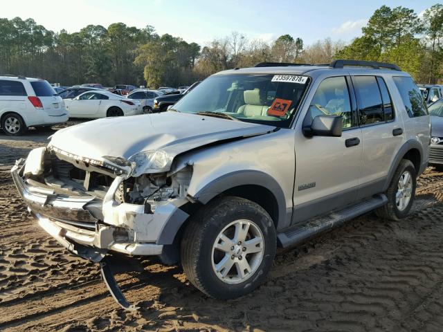 1FMEU63E16UB61295 - 2006 FORD EXPLORER X SILVER photo 2