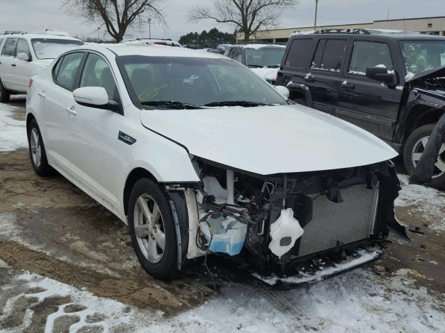 5XXGM4A77FG367717 - 2015 KIA OPTIMA LX WHITE photo 1