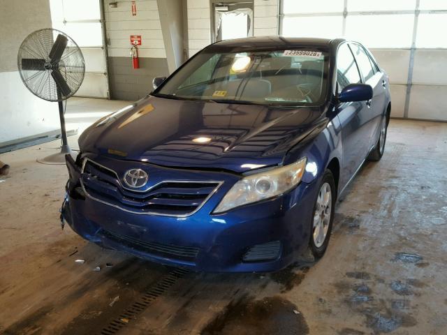 4T1BF3EK3AU573354 - 2010 TOYOTA CAMRY BASE BLUE photo 2