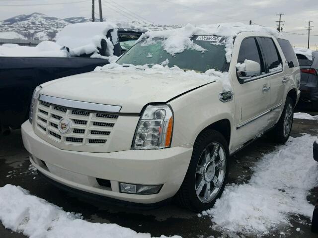 1GYS4EEJ5BR162064 - 2011 CADILLAC ESCALADE H WHITE photo 2