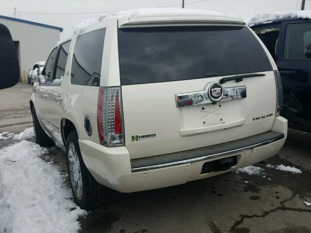 1GYS4EEJ5BR162064 - 2011 CADILLAC ESCALADE H WHITE photo 3