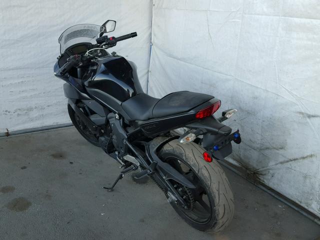 JKAEXEC19BDA67658 - 2011 KAWASAKI EX650 C BLACK photo 3