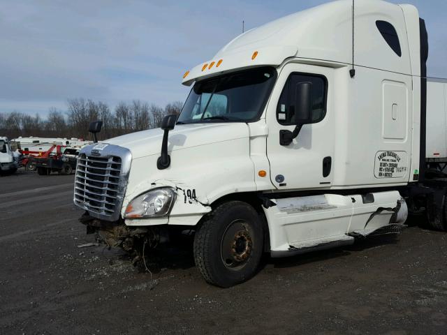 1FUJGLDR4CSBD2625 - 2012 FREIGHTLINER CASCADIA 1 WHITE photo 9