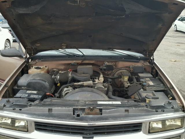 1GCEC14R5VZ109827 - 1997 CHEVROLET GMT-400 C1 TAN photo 7