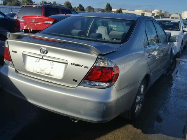 4T1BA30K35U063503 - 2005 TOYOTA CAMRY SE GRAY photo 4