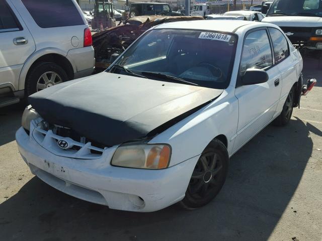 KMHCG35C42U159608 - 2002 HYUNDAI ACCENT GS WHITE photo 2