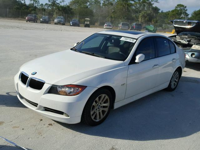 WBAVA33517KX71929 - 2007 BMW 328 I WHITE photo 2