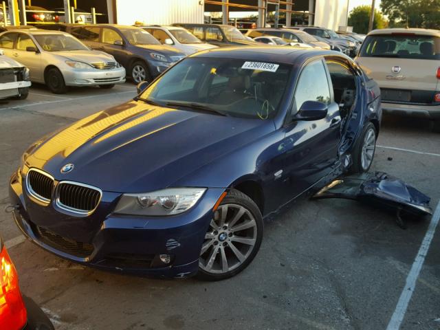 WBAPK5G55BNN29325 - 2011 BMW 328 XI SUL BLUE photo 2