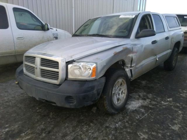 1D7HW28N05S298094 - 2005 DODGE DAKOTA QUA SILVER photo 2