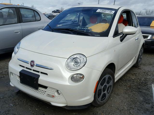 3C3CFFGE0FT527360 - 2015 FIAT 500 ELECTR WHITE photo 2