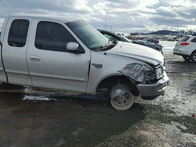 1FTPX28L5WNB26922 - 1998 FORD F250 SILVER photo 10