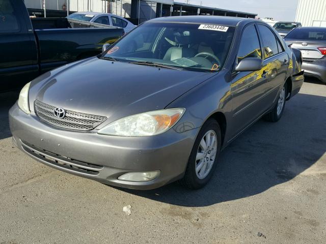 4T1BE32K84U857199 - 2004 TOYOTA CAMRY LE CHARCOAL photo 2