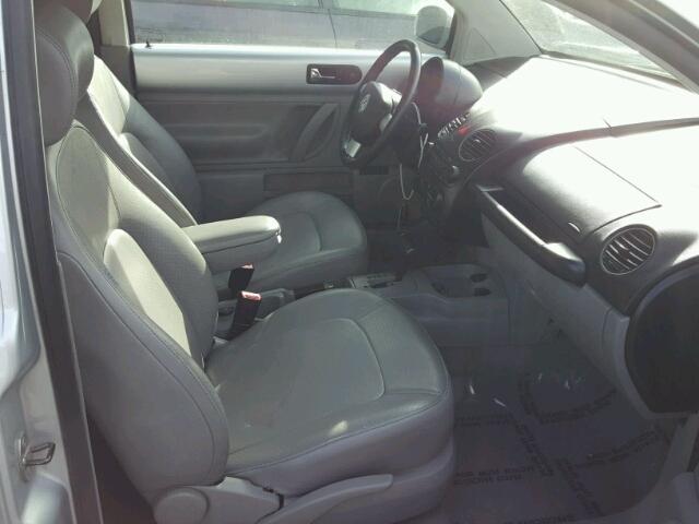 3VWSW31C77M518158 - 2007 VOLKSWAGEN NEW BEETLE 银色 照片 5