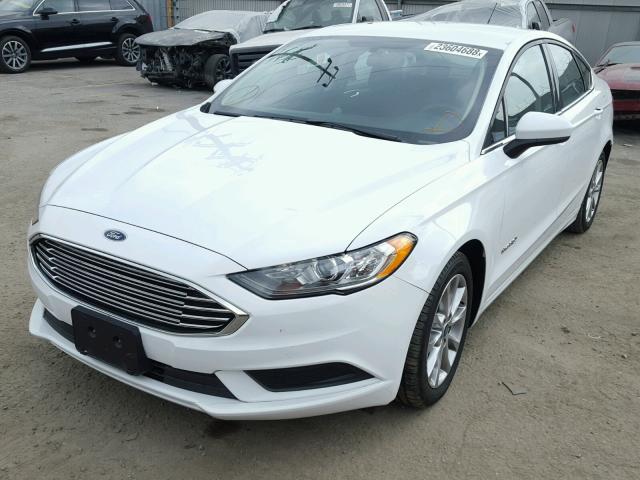 3FA6P0LU9HR242176 - 2017 FORD FUSION SE WHITE photo 2