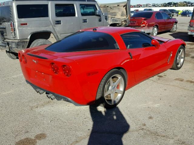 1G1YY24UX55133355 - 2005 CHEVROLET CORVETTE RED photo 4