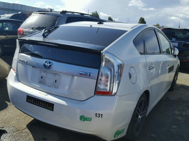 JTDKN3DP1F3066910 - 2015 TOYOTA PRIUS PLUG WHITE photo 4