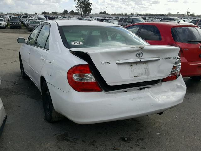 4T1BE32K82U030235 - 2002 TOYOTA CAMRY LE WHITE photo 3