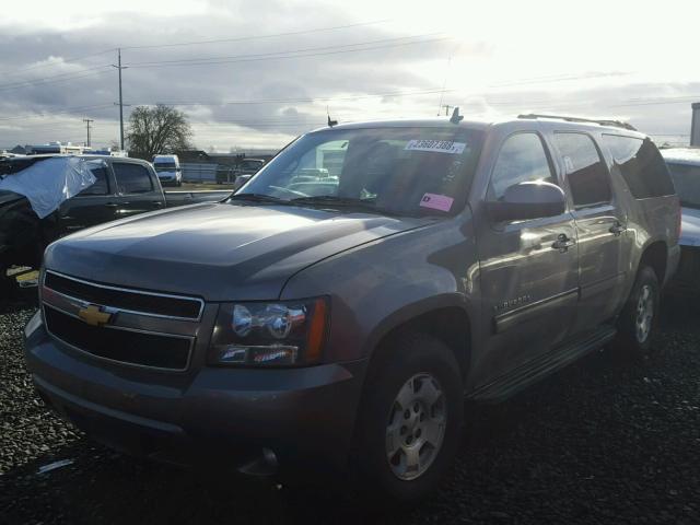 1GNSKJE74CR165345 - 2012 CHEVROLET SUBURBAN K GRAY photo 2