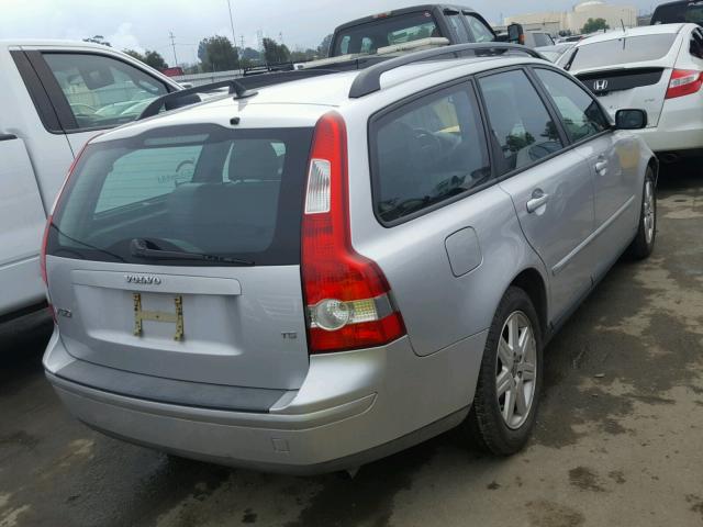 YV1MW682952056744 - 2005 VOLVO V50 T5 SILVER photo 4