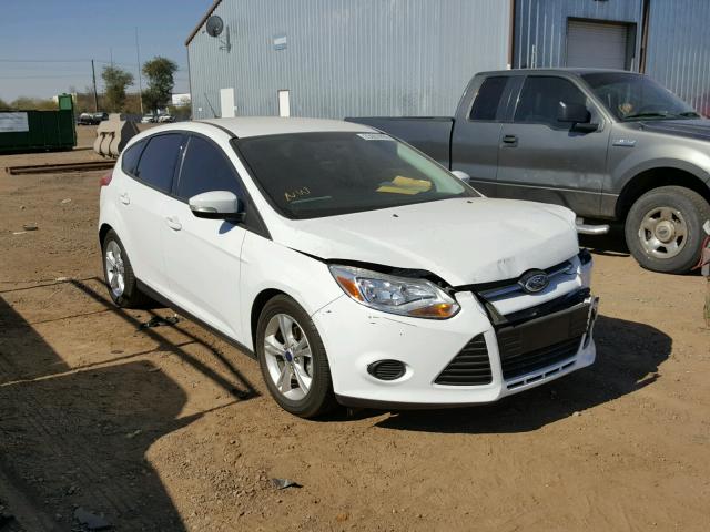 1FADP3K25EL224700 - 2014 FORD FOCUS SE WHITE photo 1