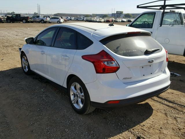 1FADP3K25EL224700 - 2014 FORD FOCUS SE WHITE photo 3