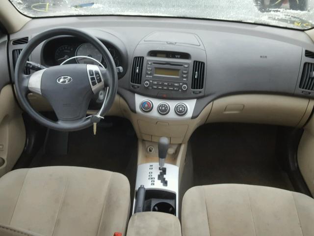 KMHDU46D48U485119 - 2008 HYUNDAI ELANTRA GL GOLD photo 9