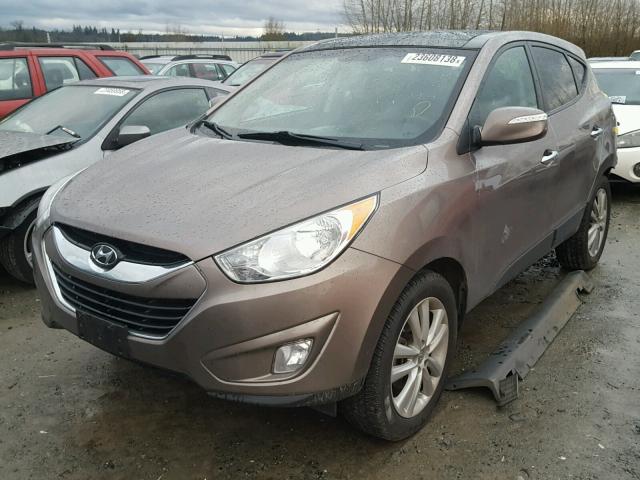 KM8JUCAC0DU639685 - 2013 HYUNDAI TUCSON GLS GRAY photo 2