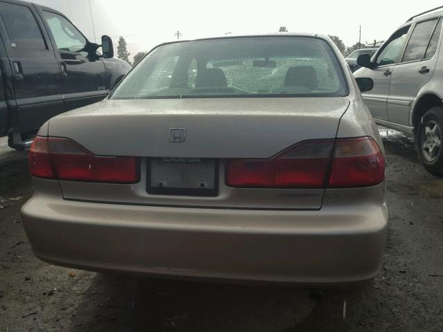 1HGCG6651YA081323 - 2000 HONDA ACCORD LX BEIGE photo 9