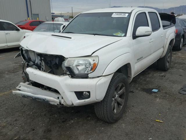 3TMLU4EN8CM087693 - 2012 TOYOTA TACOMA DOU WHITE photo 2