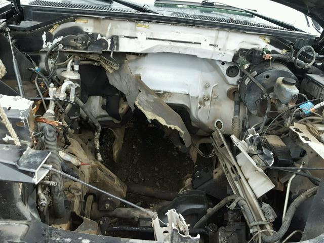 5LMFU28A9YLJ33690 - 2000 LINCOLN NAVIGATOR შავი ფოტო 7