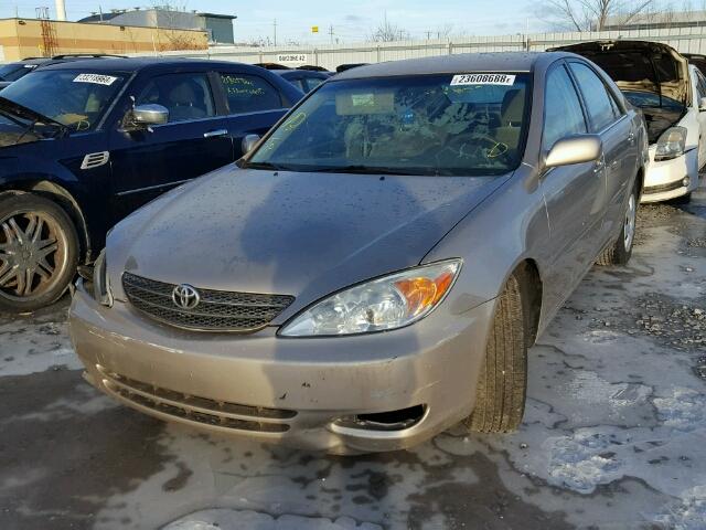 JTDBE32K230217452 - 2003 TOYOTA CAMRY LE BEIGE photo 2