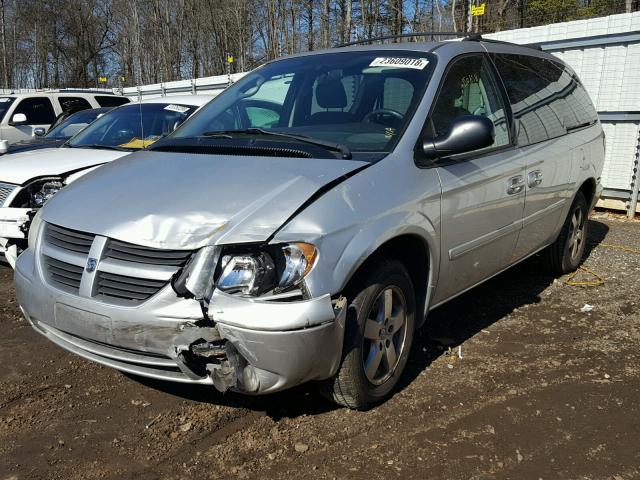 2D4GP44L27R270033 - 2007 DODGE GRAND CARA SILVER photo 2