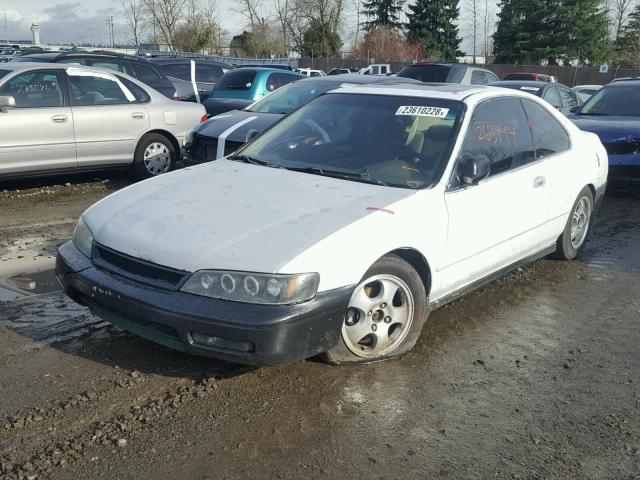 1HGCD7255RA015069 - 1994 HONDA ACCORD EX WHITE photo 2