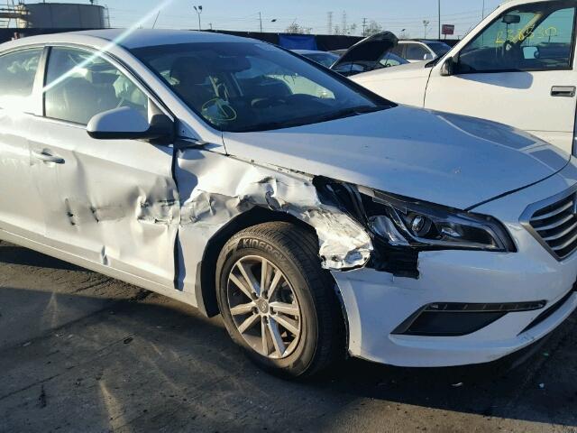 5NPE24AF3FH202370 - 2015 HYUNDAI SONATA SE WHITE photo 9