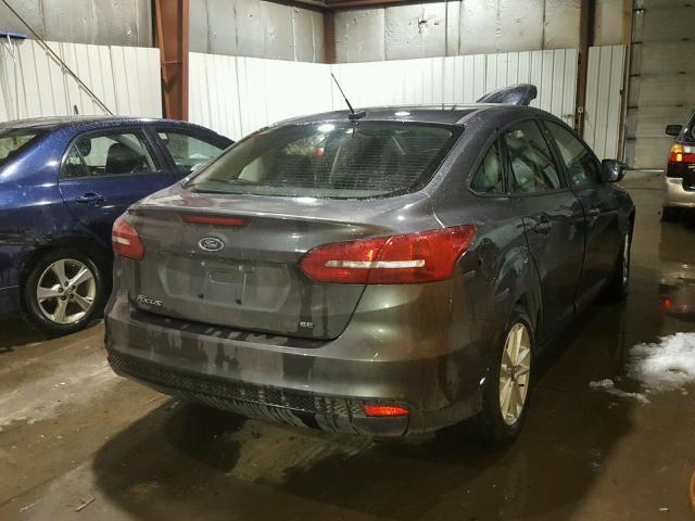 1FADP3F26HL223618 - 2017 FORD FOCUS SE GRAY photo 4