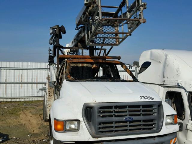 3FDXF7521YMA22092 - 2000 FORD F750 SUPER WHITE photo 9