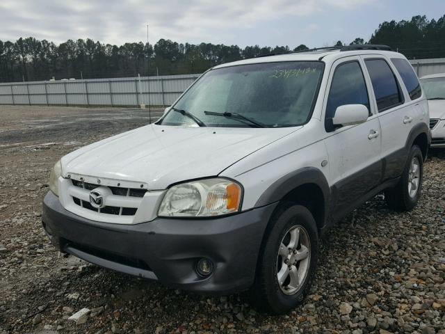 4F2CZ04165KM60328 - 2005 MAZDA TRIBUTE S WHITE photo 2