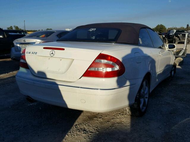 WDBTK65GX5T047332 - 2005 MERCEDES-BENZ CLK 320 WHITE photo 4