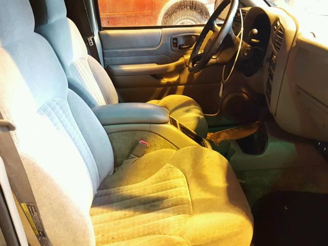 1GNCS13W22K150347 - 2002 CHEVROLET BLAZER GOLD photo 5